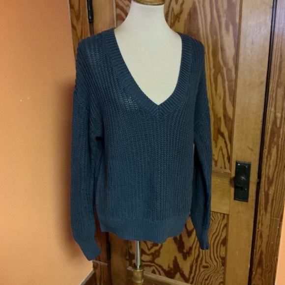 VS Pink V neck  Beachy Oversized Sweater - Picture 11 of 12